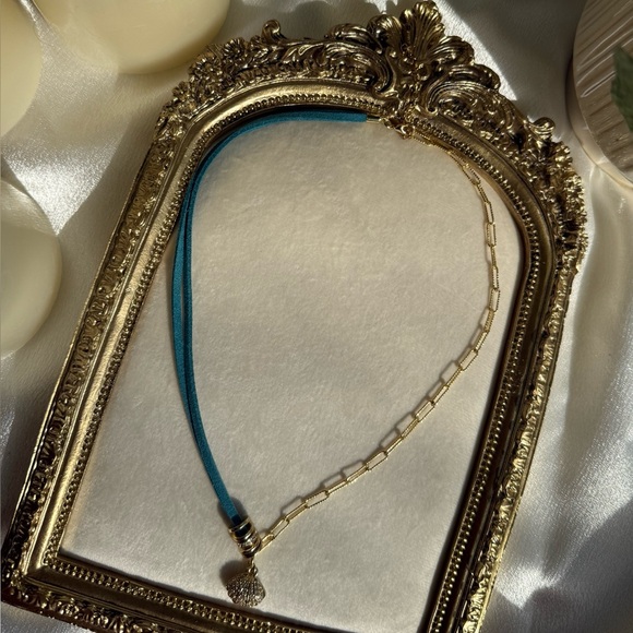 Ocean Muse Shell Necklace - Picture 2 of 5